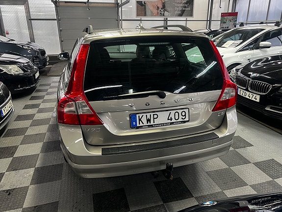 Volvo V70 8 of 17