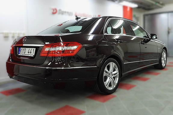Mercedes-Benz E250 10 of 29