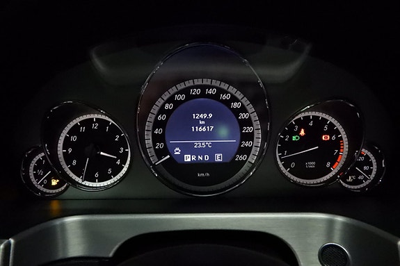 Mercedes-Benz E250 27 of 29