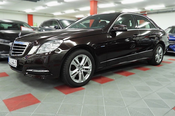Mercedes-Benz E250 2 of 29