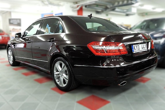 Mercedes-Benz E250 8 of 29