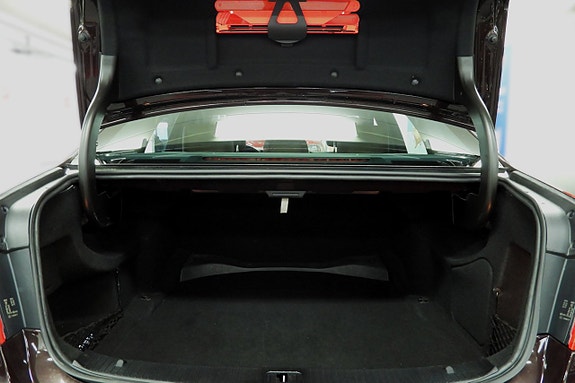 Mercedes-Benz E250 11 of 29