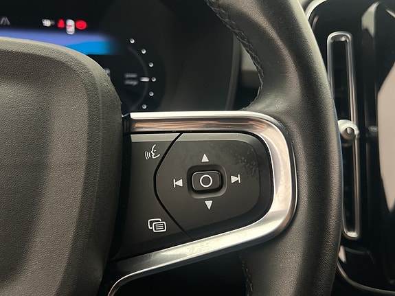 Volvo XC40 21 of 30