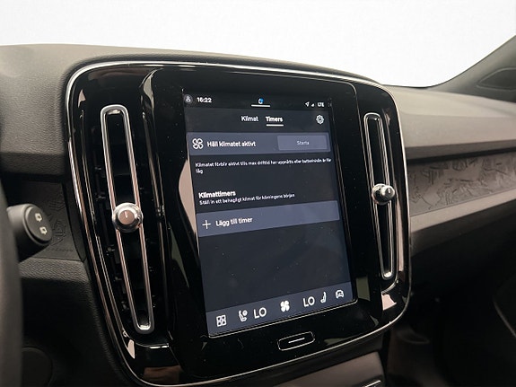 Volvo XC40 26 of 30