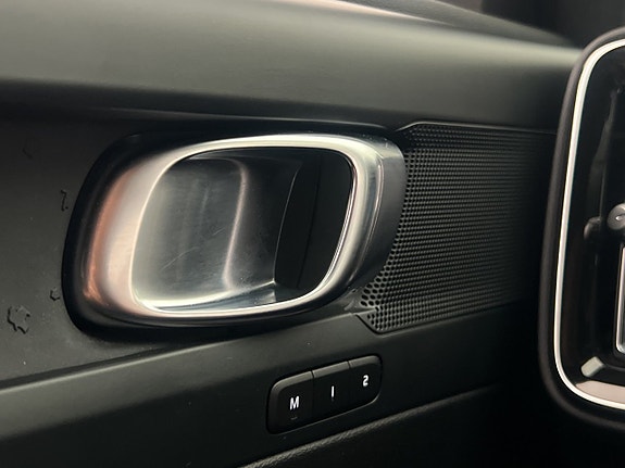 Volvo XC40 14 of 30