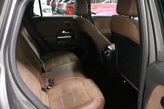 Mercedes-Benz GLA250 e 26 of 26
