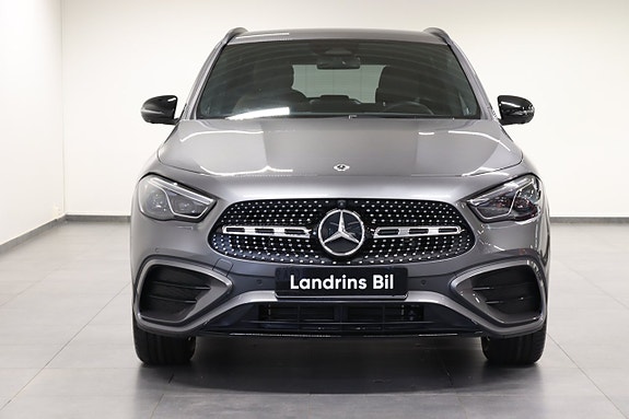 Mercedes-Benz GLA250 e 2 of 26