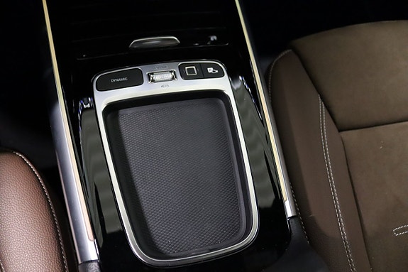 Mercedes-Benz GLA250 e 17 of 26