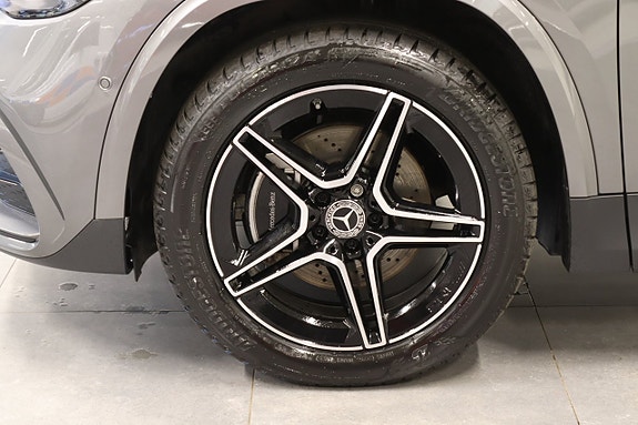Mercedes-Benz GLA250 e 9 of 26