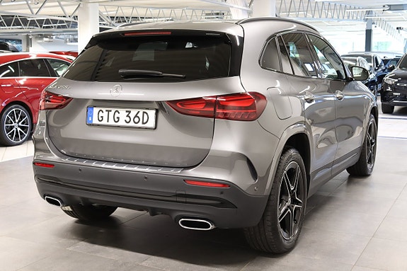 Mercedes-Benz GLA250 e 8 of 26