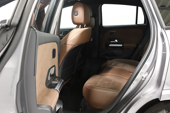 Mercedes-Benz GLA250 e 11 of 26