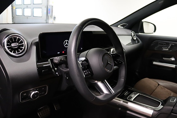 Mercedes-Benz GLA250 e 23 of 26