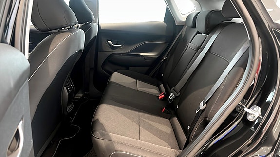 Hyundai Kona 5 of 12