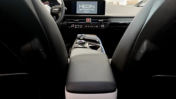 Kia EV6 11 of 17