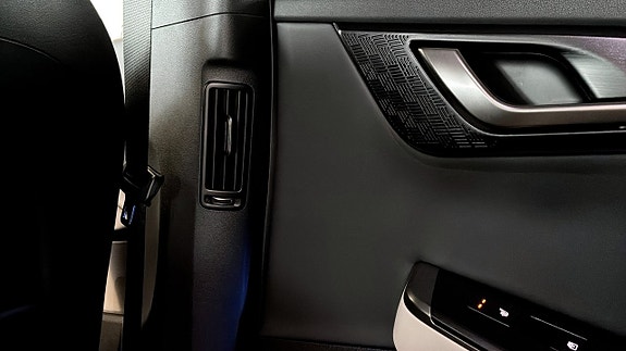 Kia EV6 9 of 17