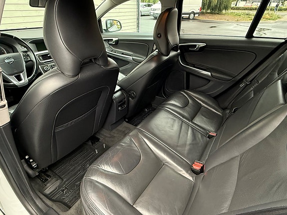 Volvo V60 13 of 15
