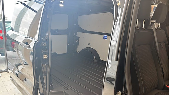 Ford Custom 5 of 12