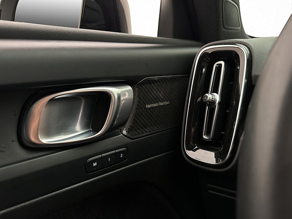 Volvo XC40 11 of 30