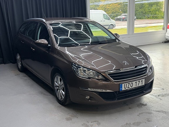 Peugeot 308 SW 2 of 14