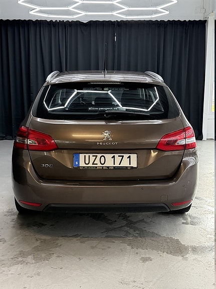 Peugeot 308 SW 10 of 14
