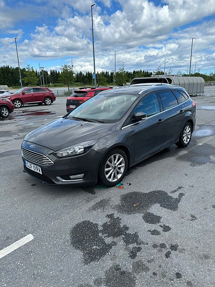 Ford Focus 2 of 6