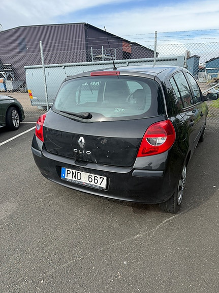 Renault Clio 2 of 7