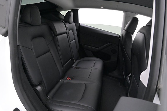 Tesla Model Y 21 of 27
