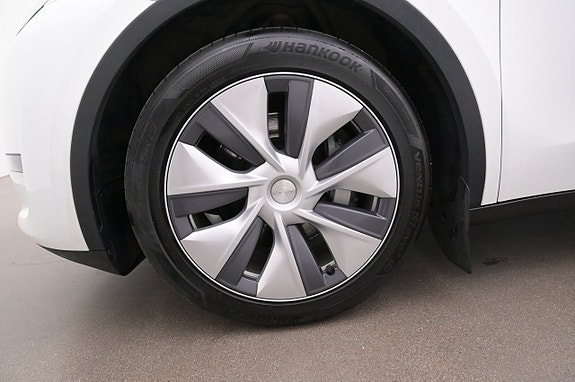 Tesla Model Y 27 of 27