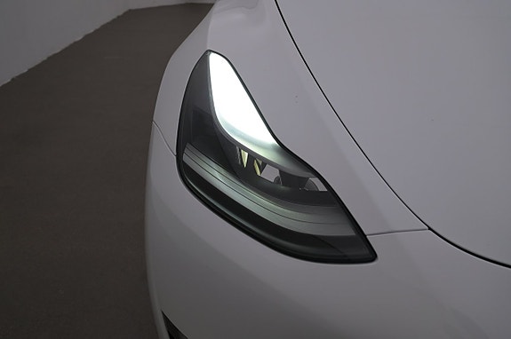 Tesla Model Y 26 of 27
