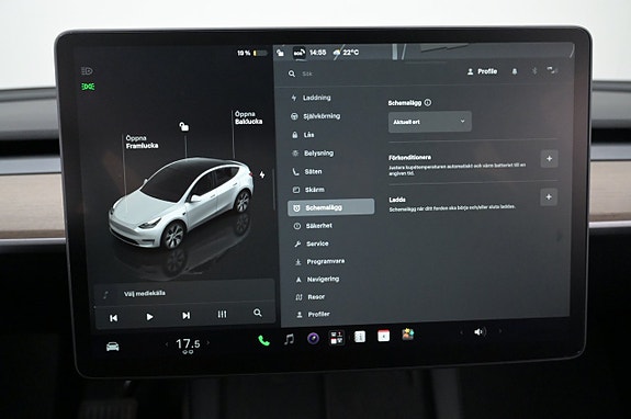 Tesla Model Y 12 of 27