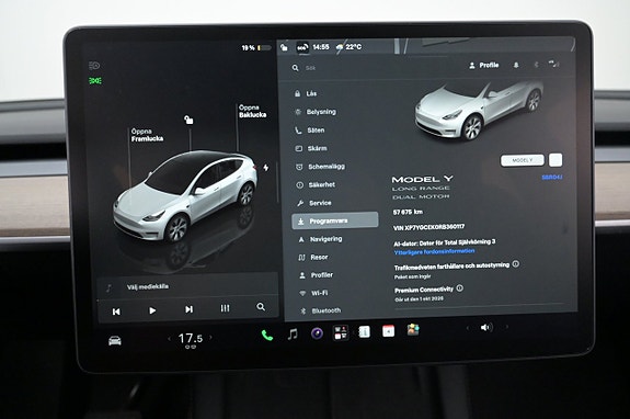 Tesla Model Y 10 of 27