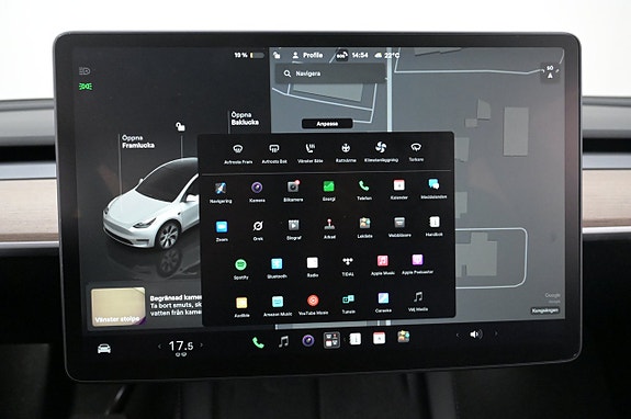 Tesla Model Y 18 of 27