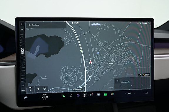 Tesla Model X 16 of 27