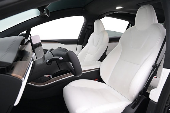 Tesla Model X 9 of 27