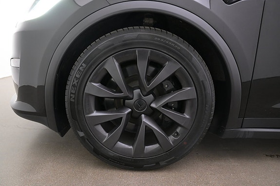 Tesla Model X 27 of 27