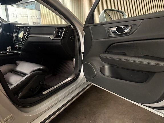 Volvo V60 22 of 26