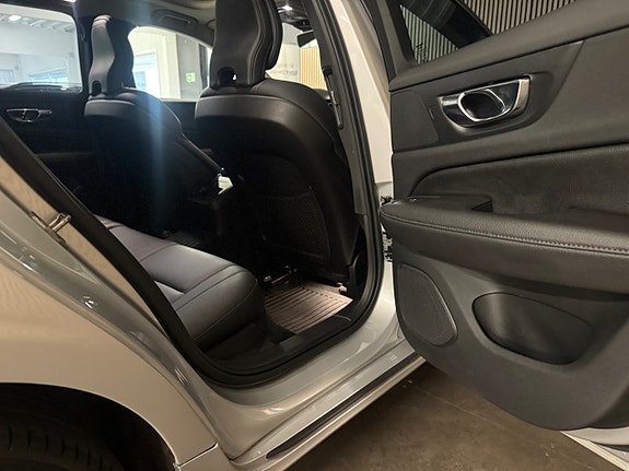 Volvo V60 20 of 26