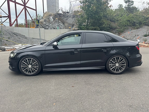 Audi S3 2 of 13