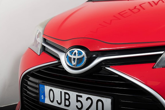 Toyota Yaris 3 of 20