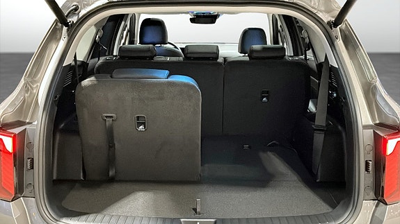 Kia Sorento 12 of 20
