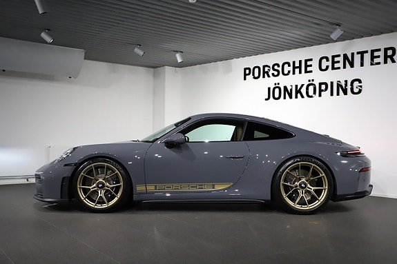 Porsche 911 GT3 2 of 26