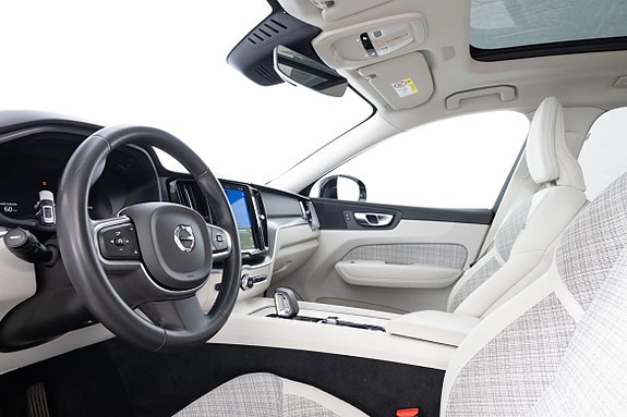 Volvo XC60 16 of 24
