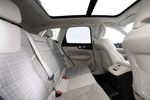 Volvo XC60 15 of 24