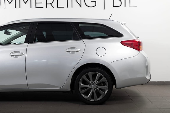 Toyota Auris 5 of 21