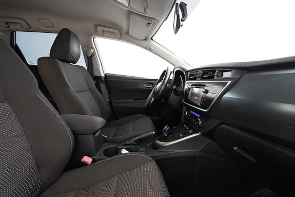 Toyota Auris 14 of 21