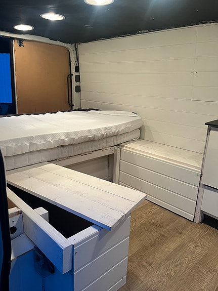 Volkswagen Crafter 2 of 8