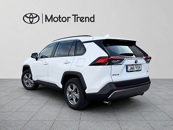 Toyota RAV4 2 of 22