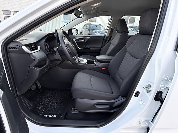 Toyota RAV4 16 of 22
