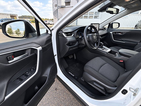 Toyota RAV4 15 of 22
