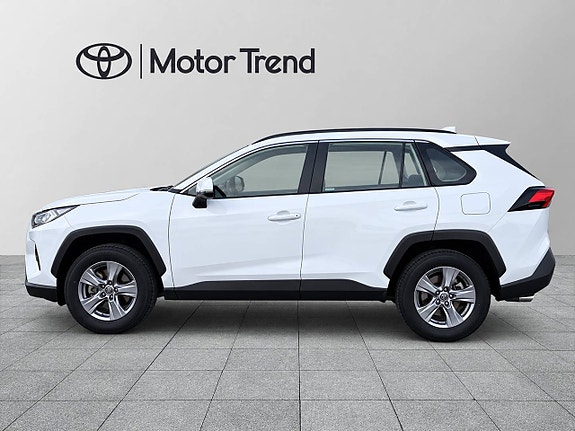 Toyota RAV4 3 of 22